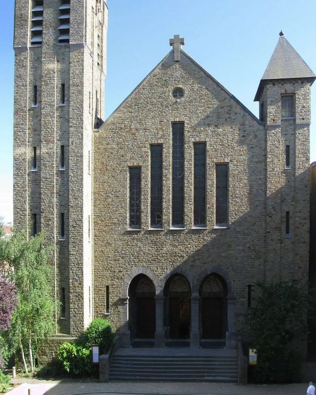 Paroisse Notre-Dame du Rosaire, Avenue Montjoie 34 à Uccle